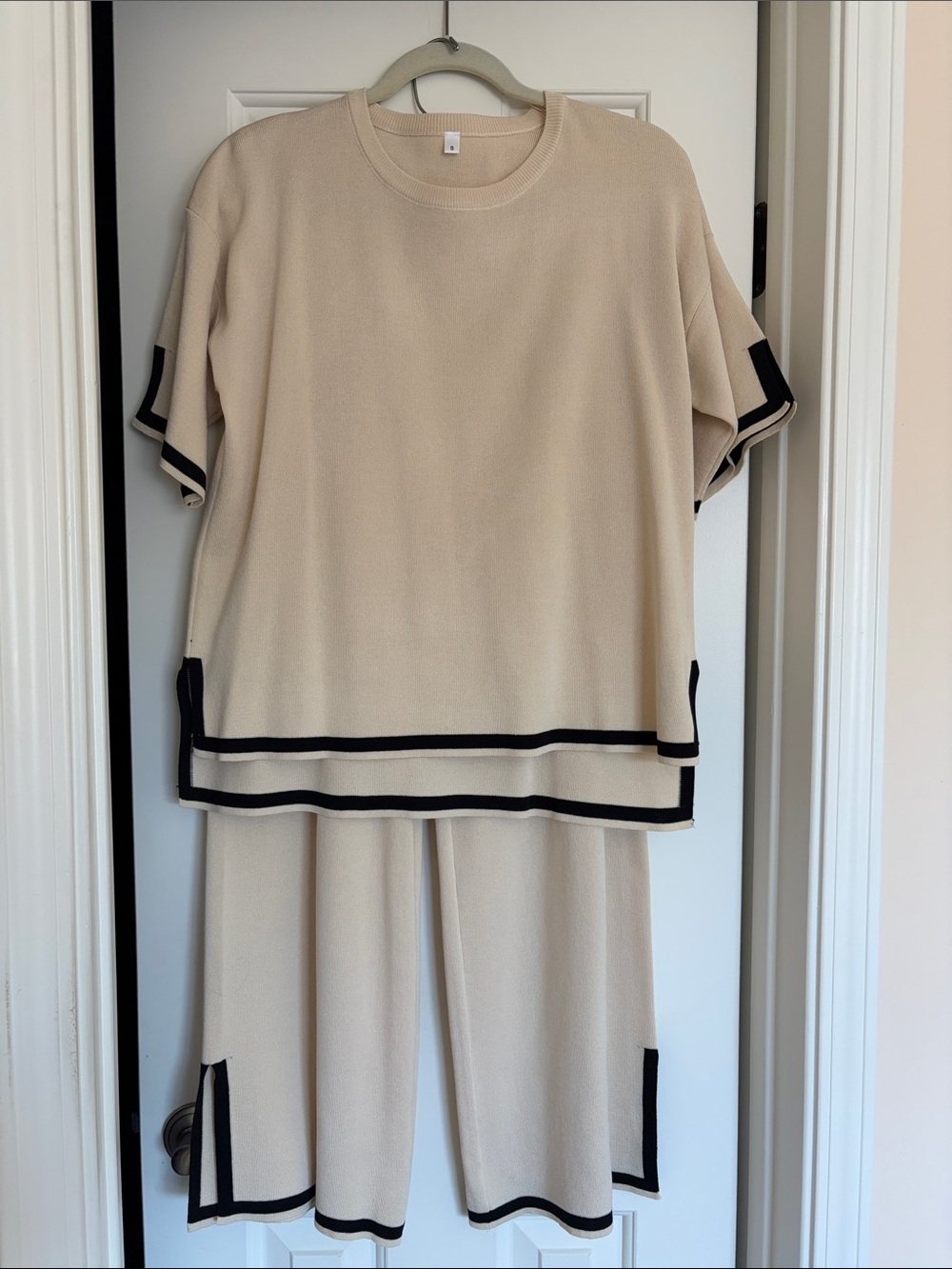 Source Unknown Cream Wide-Leg Pants & Top Set with Black Trim